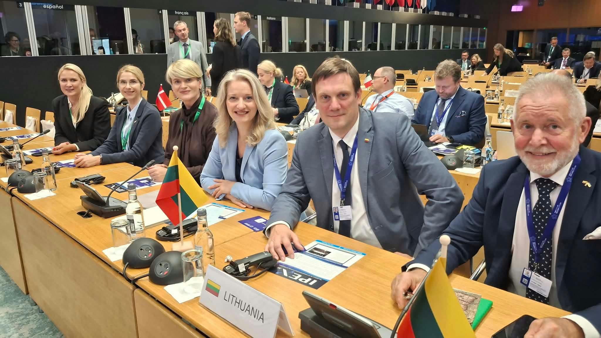 LRS.LT. Seimo komitetų pirmininkai Dubline: Europos konkurencingumui būtina išnaudoti visos bendrosios rinkos potencialą